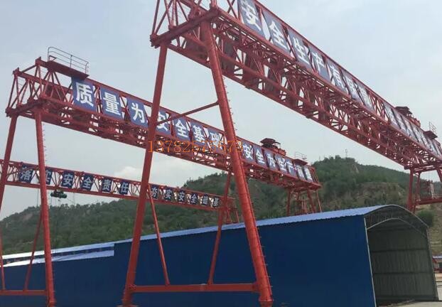 龍門(mén)吊圖片 龍門(mén)吊圖片