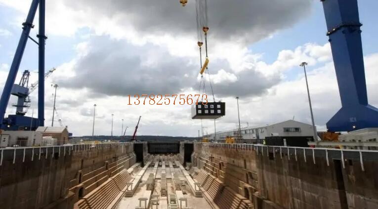 中歐班列龍門吊駕駛員:1.8min抓一個(gè)30噸“毛娃娃” 中歐班列龍門吊駕駛員:1.8min抓一個(gè)30噸“毛娃娃”