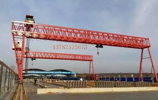 門式起重機(jī)各一部分部件的維護(hù)保養(yǎng)方式 門式起重機(jī)各一部分部件的維護(hù)保養(yǎng)方式